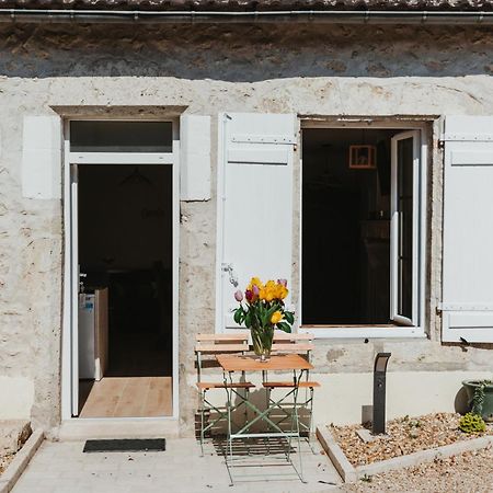 Logis Auberge Du Centre Chitenay Екстериор снимка