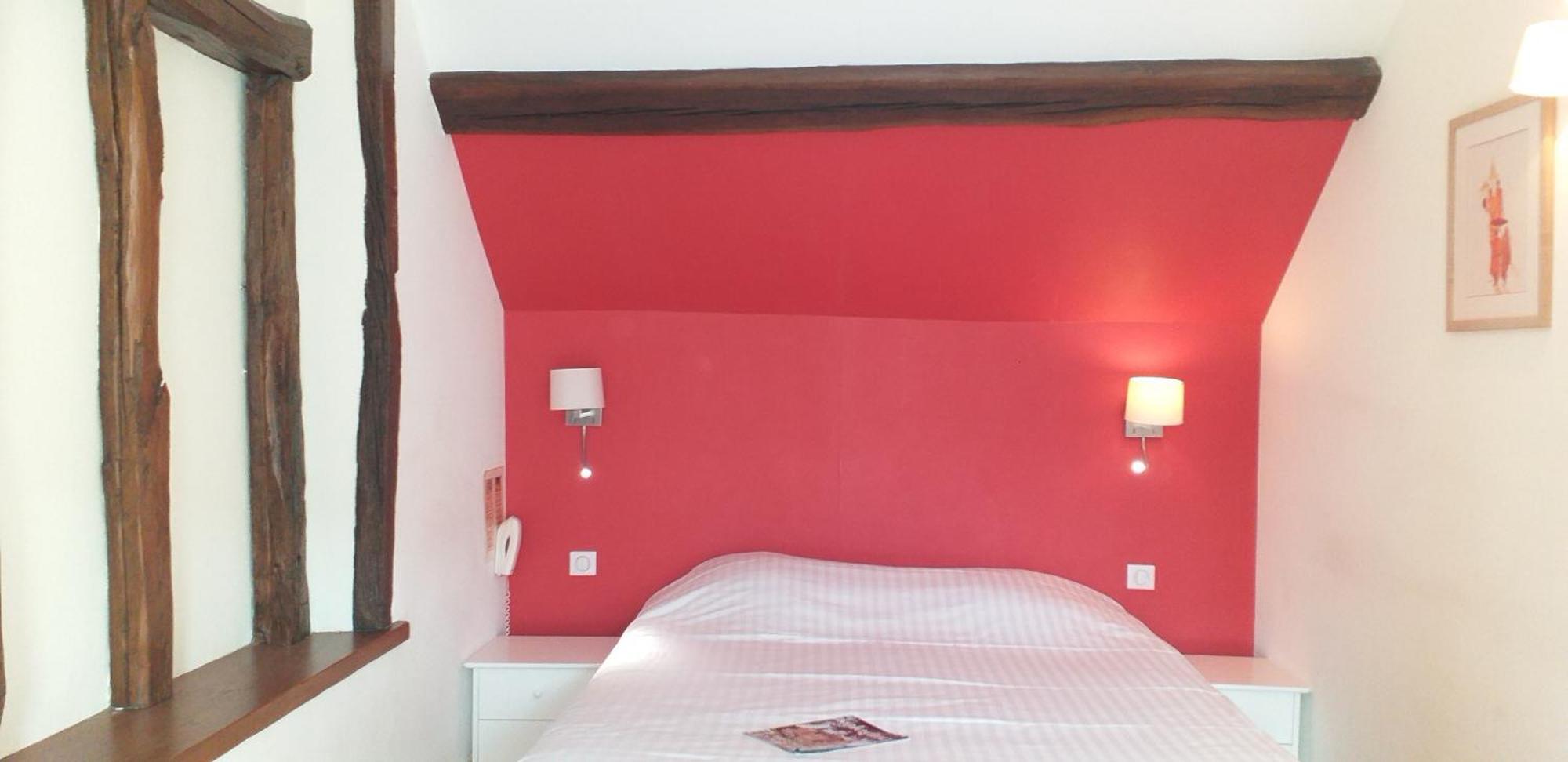 Logis Auberge Du Centre Chitenay Екстериор снимка
