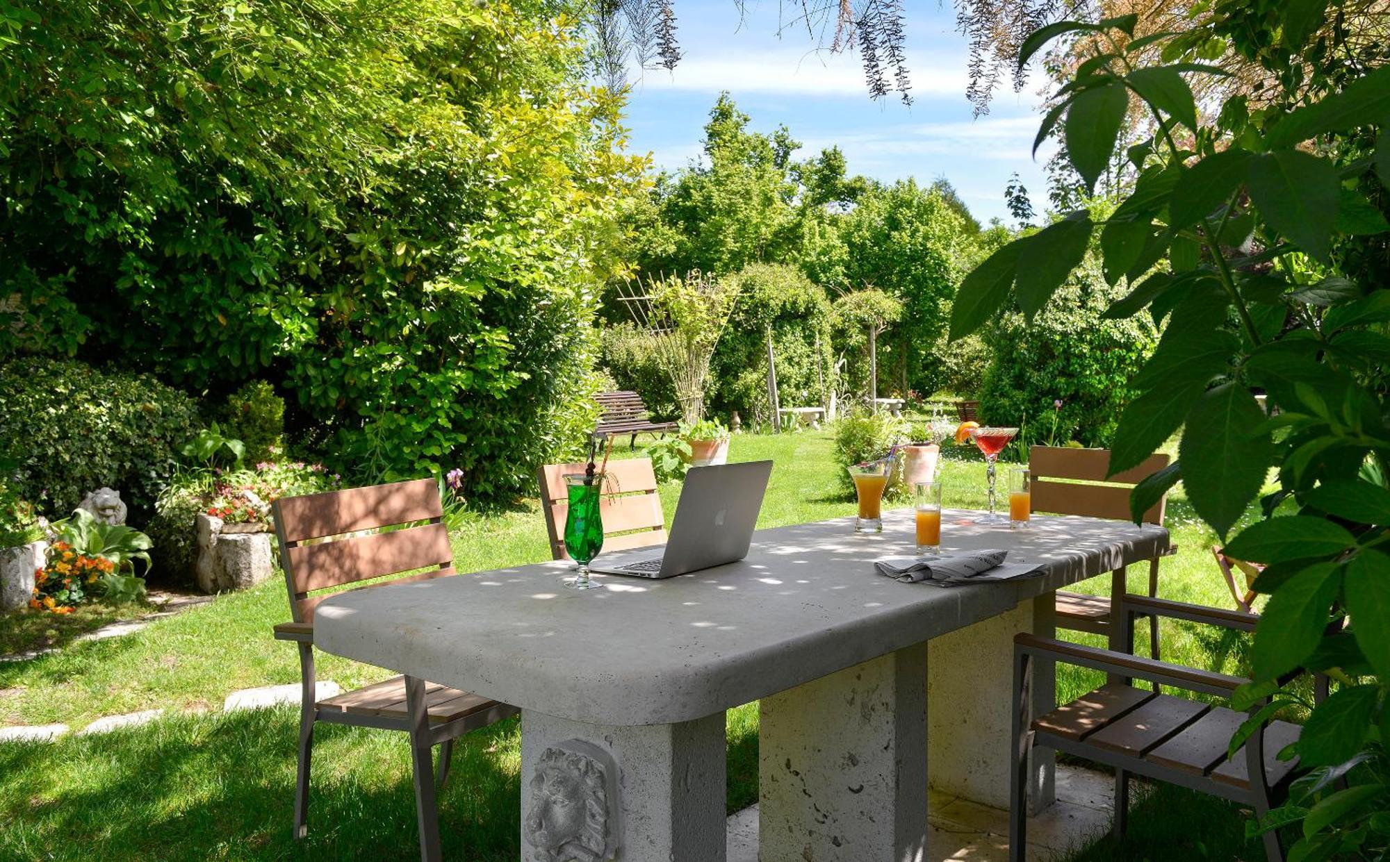 Logis Auberge Du Centre Chitenay Екстериор снимка