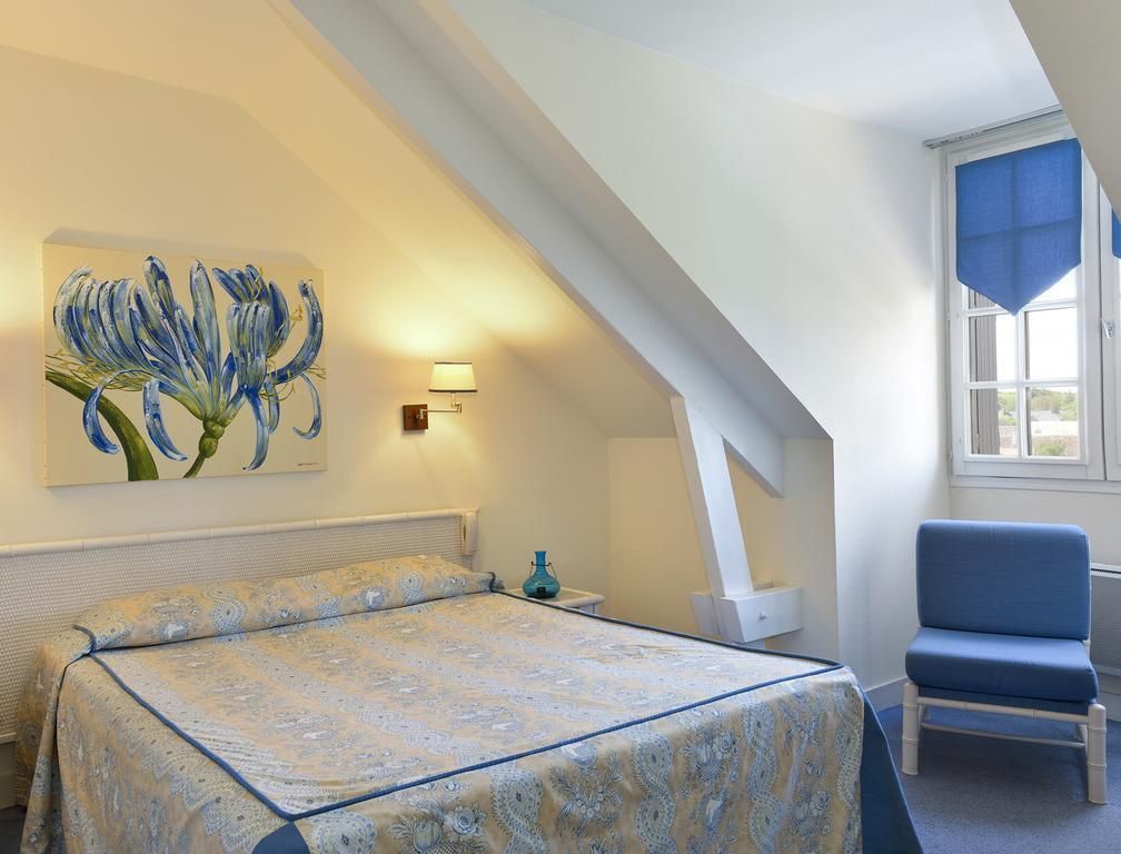Logis Auberge Du Centre Chitenay Екстериор снимка