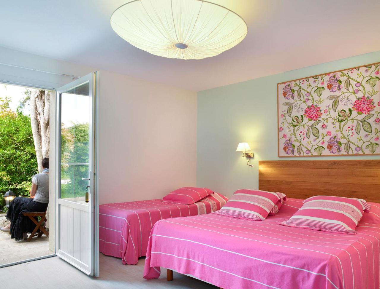 Logis Auberge Du Centre Chitenay Екстериор снимка