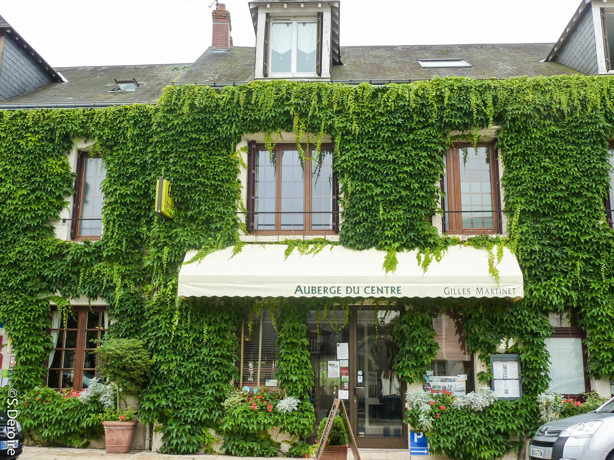 Logis Auberge Du Centre Chitenay Екстериор снимка